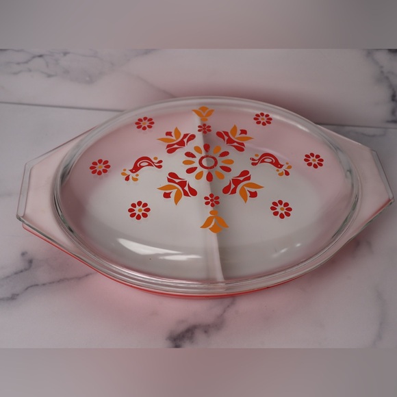 Vintage Pyrex 1 1/2 QT Red Friendship Birds Oval Divided Lidded Casserole - Picture 2 of 9